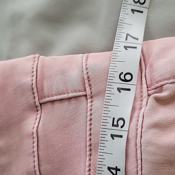 Tinseltown High Rise Shorts - Picture 10 of 12